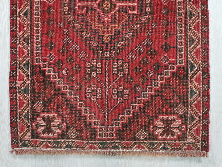 2' 4" x 3' 9"