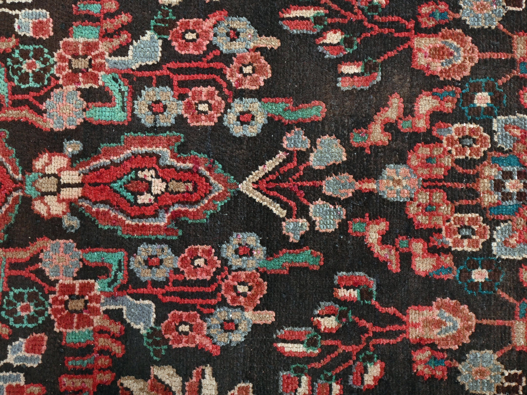 2' 12" x 9' 3"