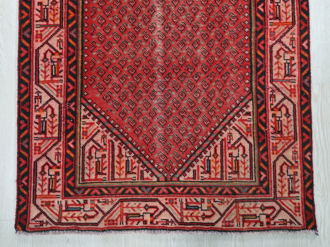 3' 3" x 10' 0"