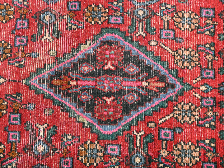 2' 11" x 9' 11"