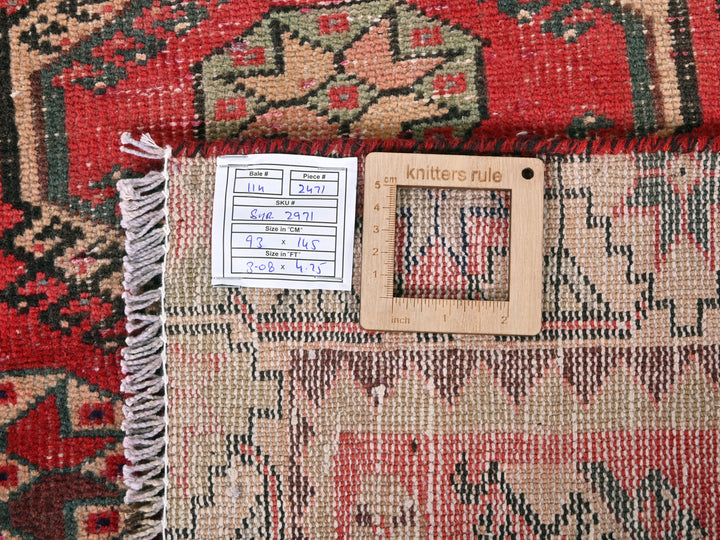 3' 1" x 4' 9"