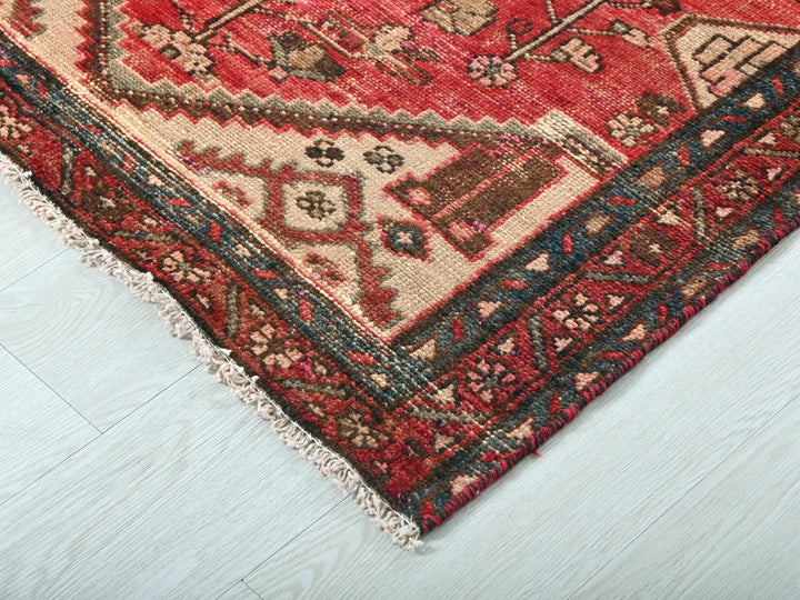 2' 12" x 8' 4"