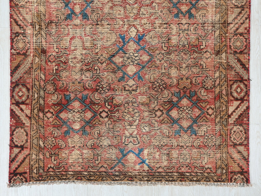 3' 4" x 9' 2"