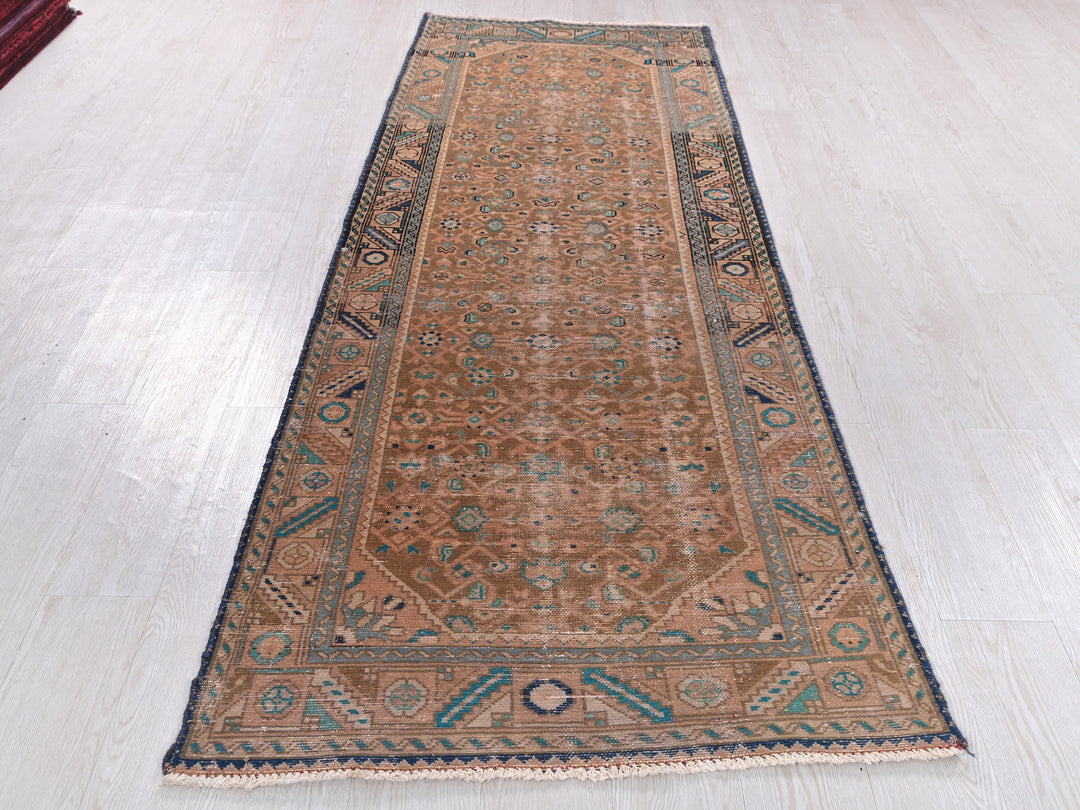 2' 11" x 8' 12"