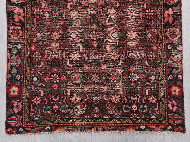 3' 1" x 9' 3"
