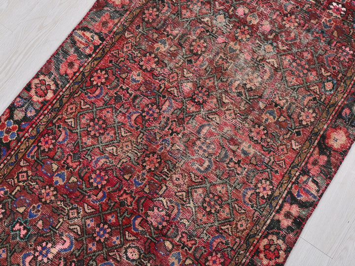 3' 1" x 9' 3"