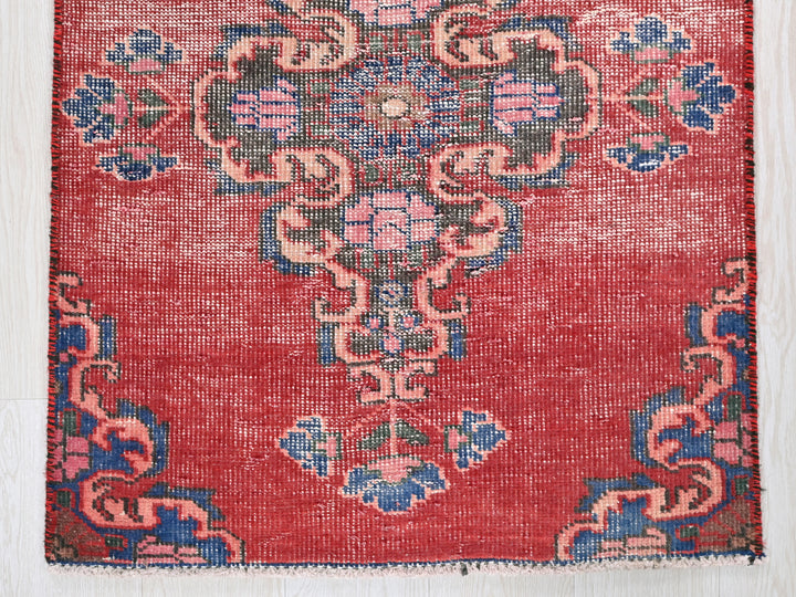 2' 4" x 9' 1"