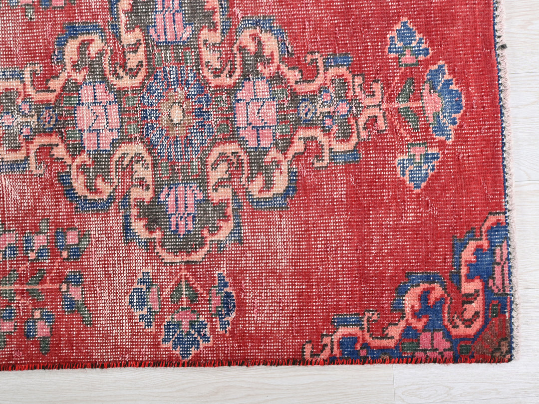 2' 4" x 9' 1"
