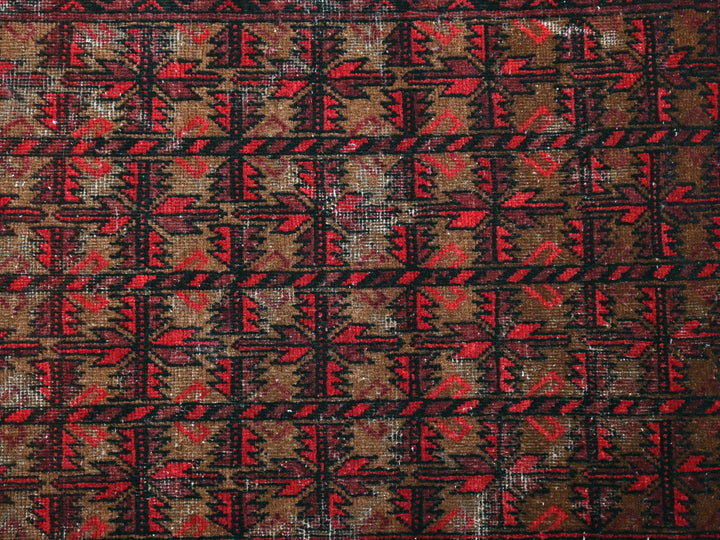 2' 2" x 4' 9"