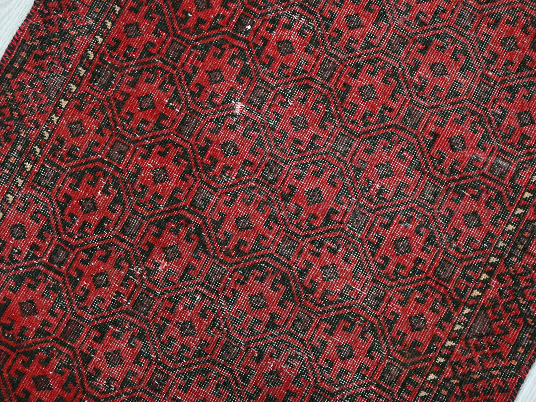 2' 1" x 4' 0"