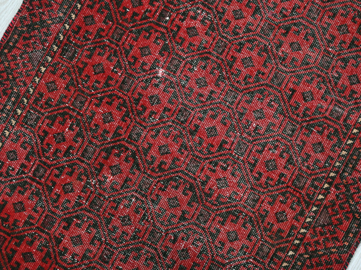2' 1" x 4' 0"