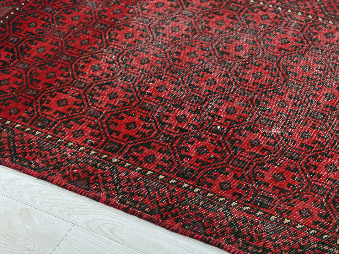 2' 1" x 4' 0"