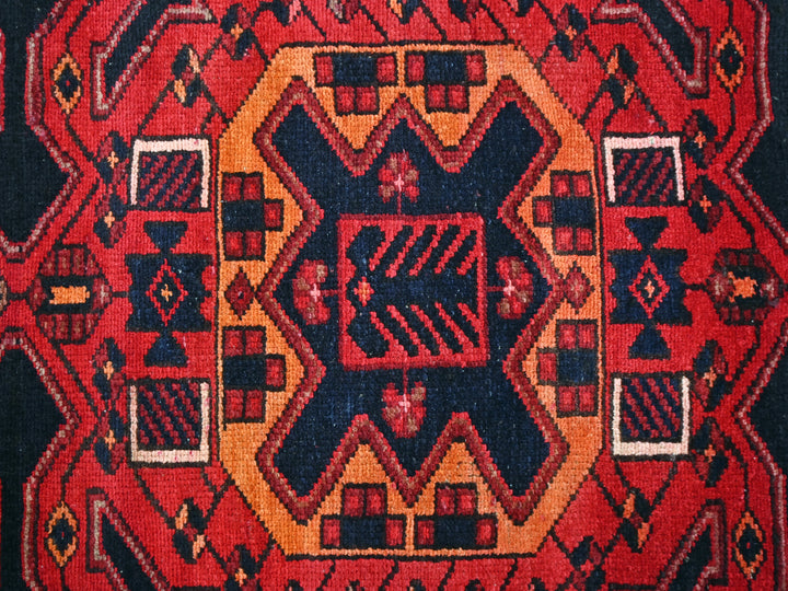 2' 8" x 9' 0"