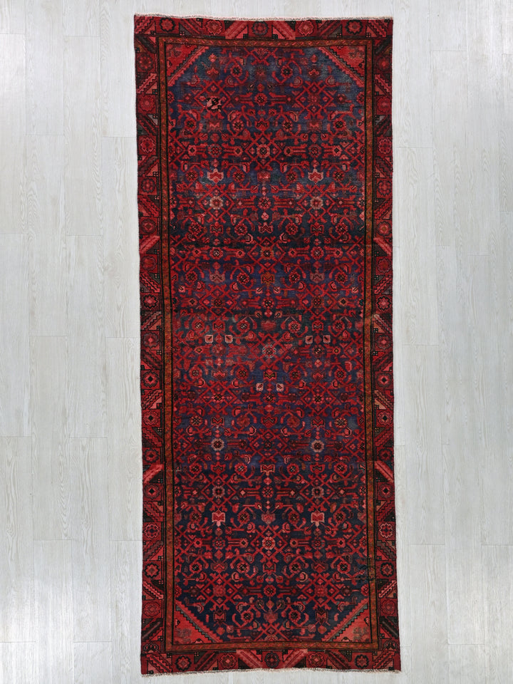 3' 4" x 9' 8"