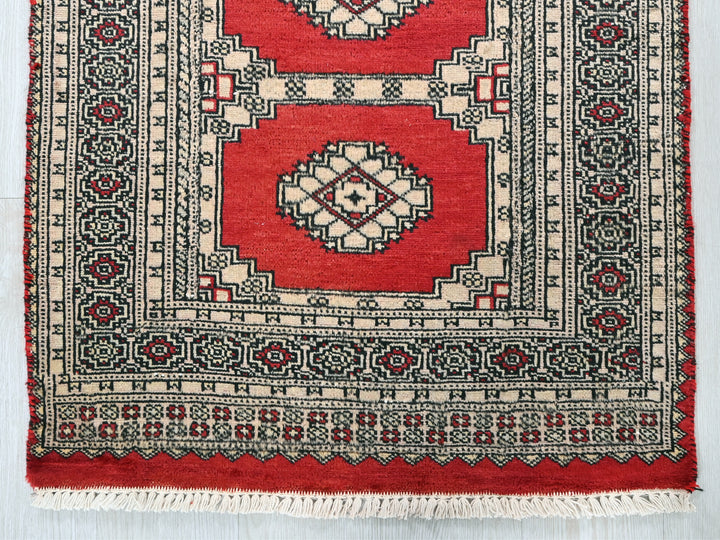 2' 4" x 7' 9"