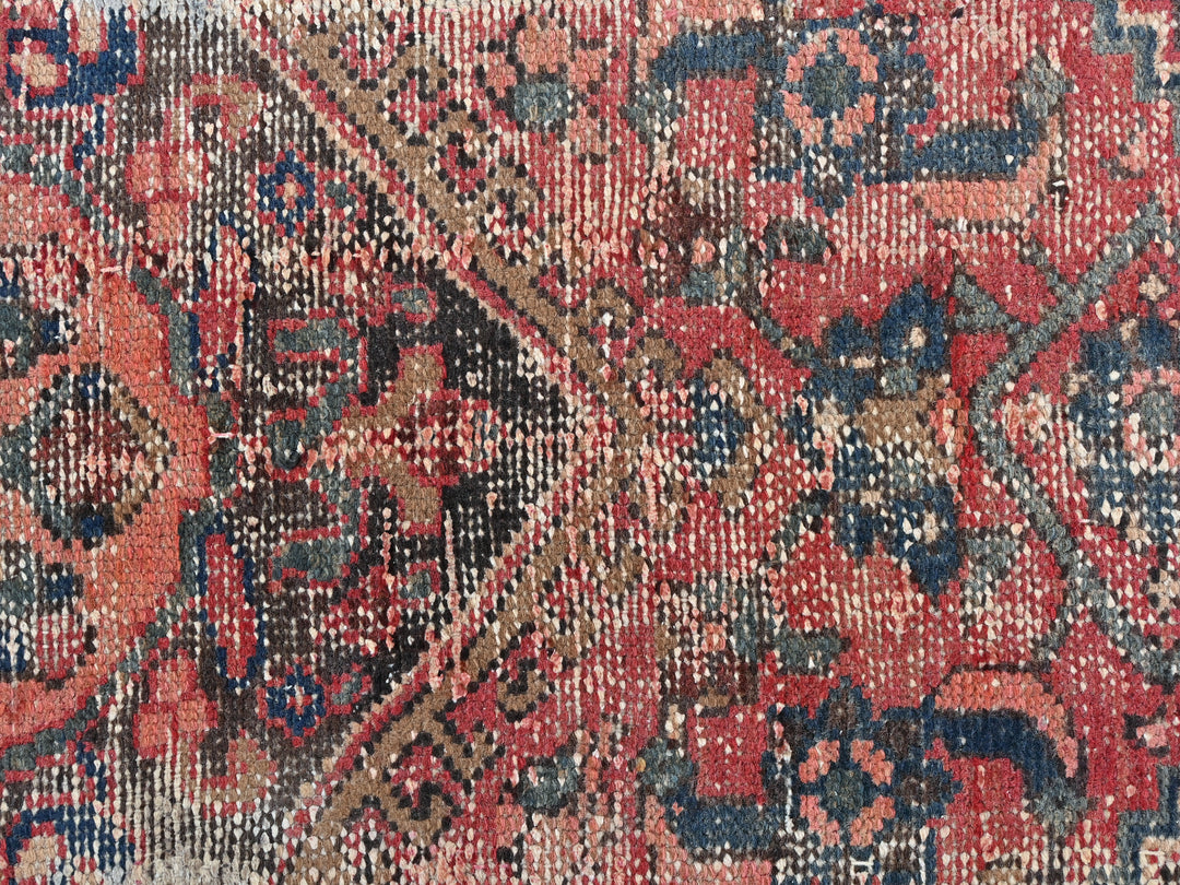 2' 1" x 3' 11"