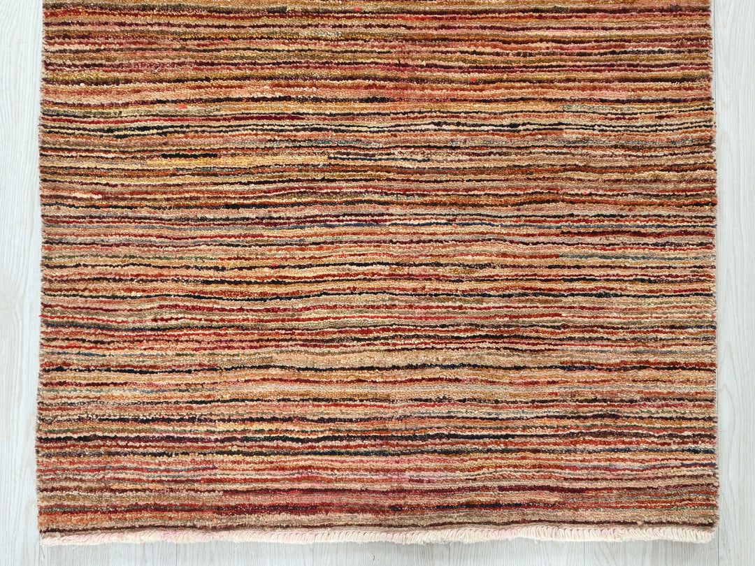 2' 6" x 3' 9"