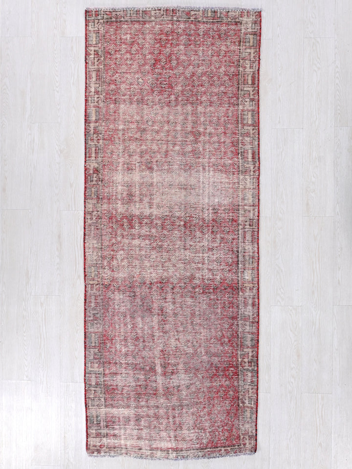 2' 10" x 7' 8"