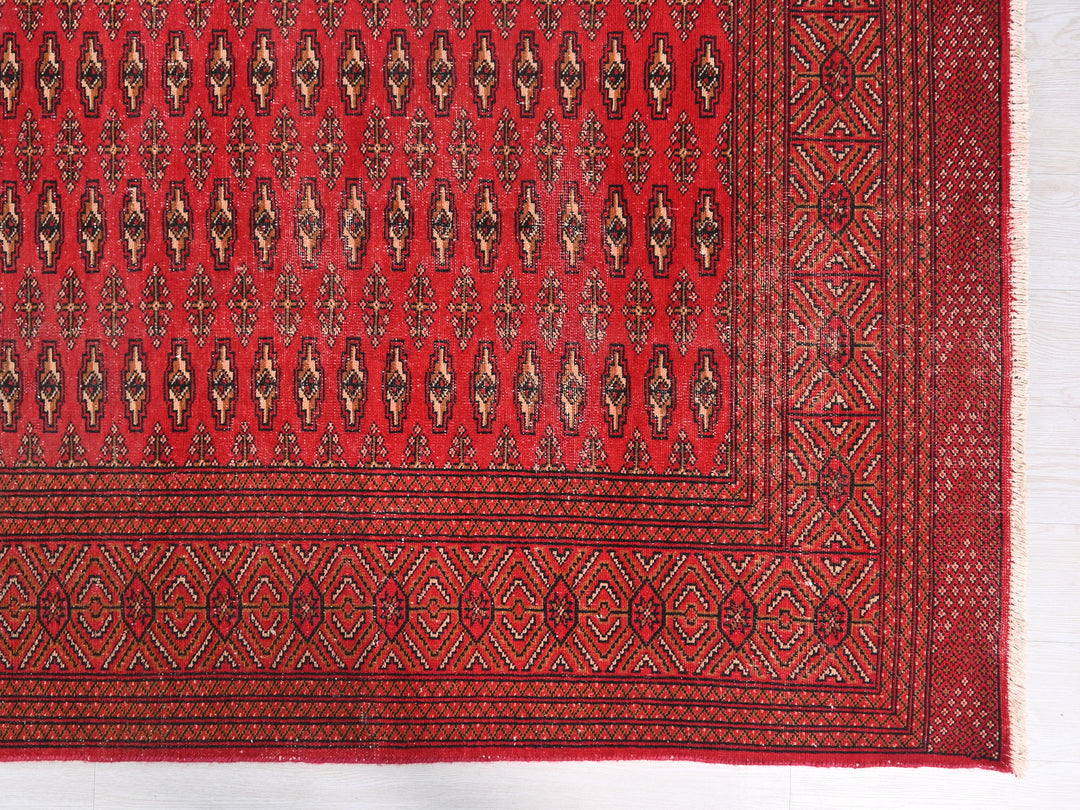 9' 11" x 12' 8"