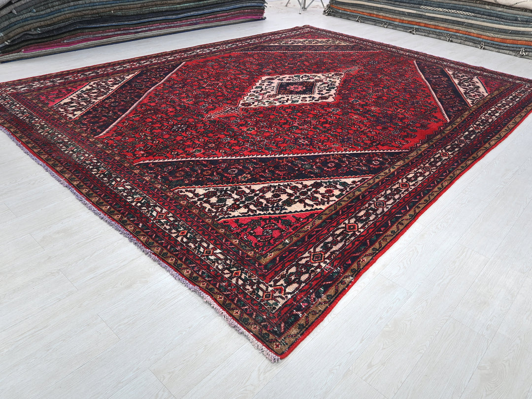 10' 5" x 14' 0"
