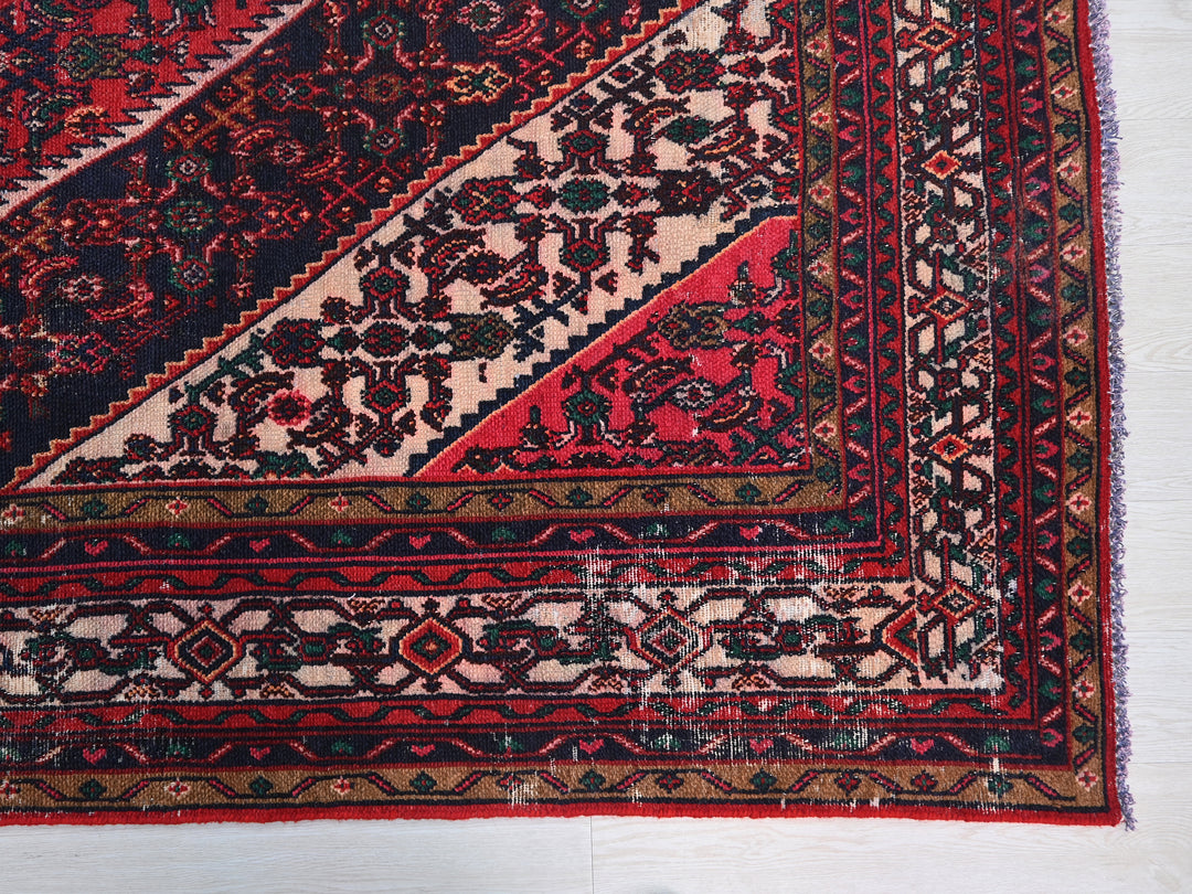 10' 5" x 14' 0"