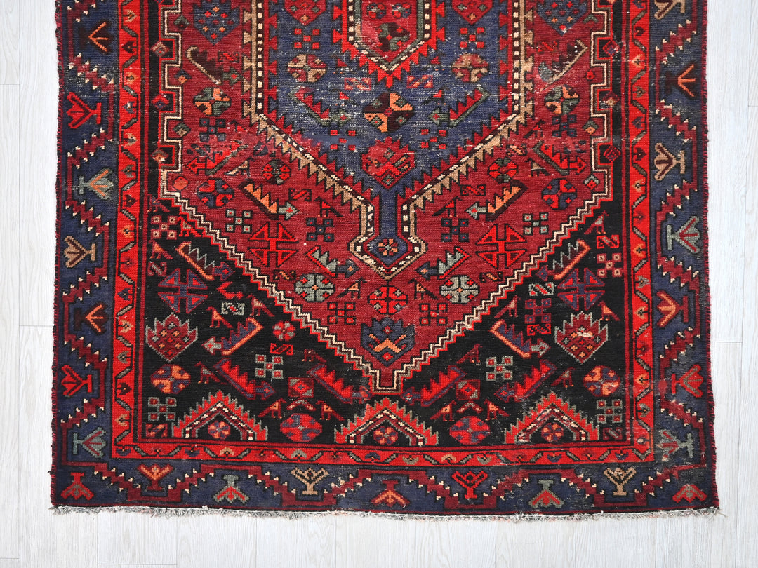 3' 11" x 12' 5"