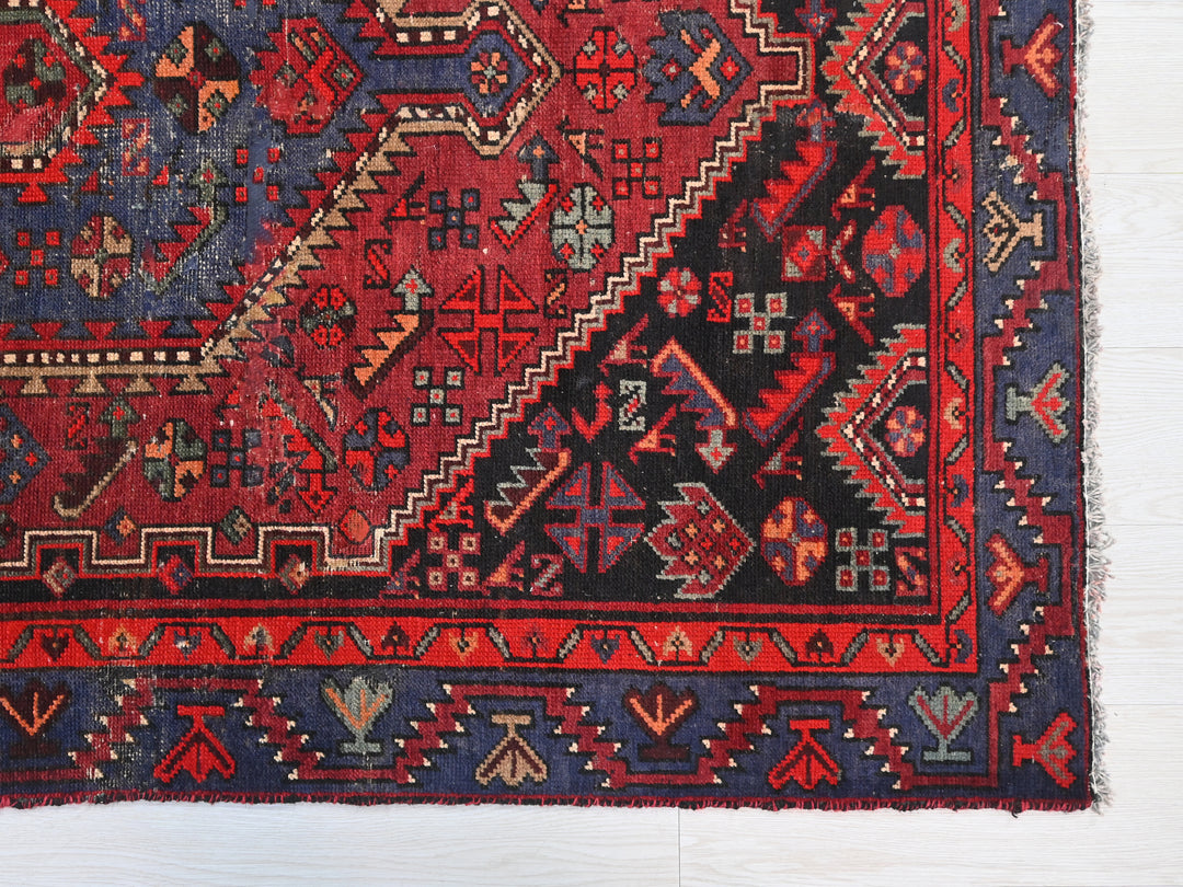 3' 11" x 12' 5"