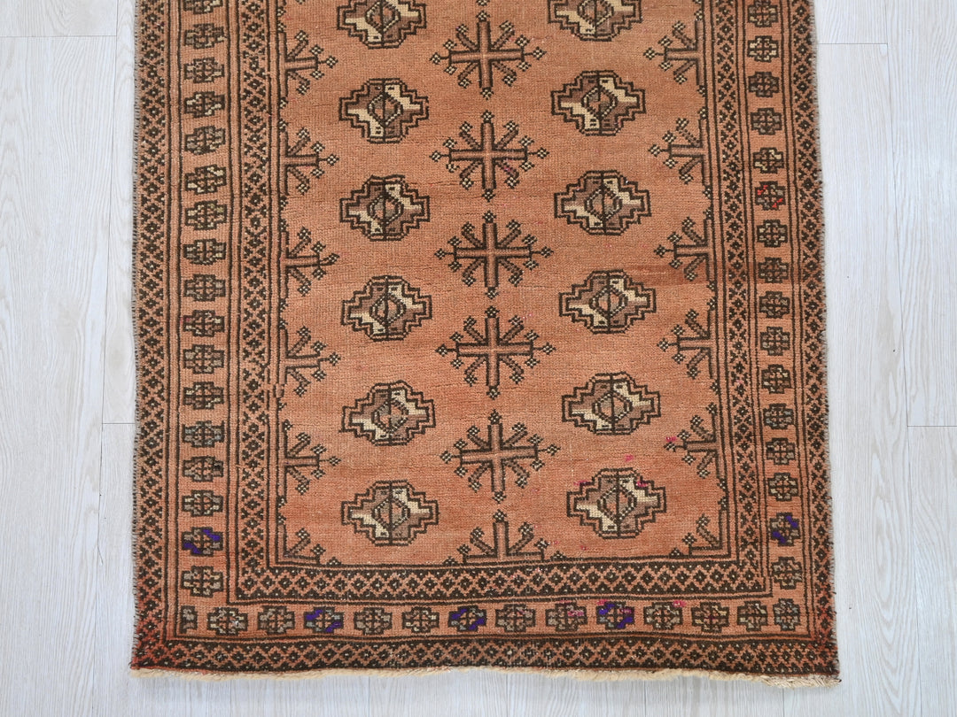 2' 8" x 8' 2"