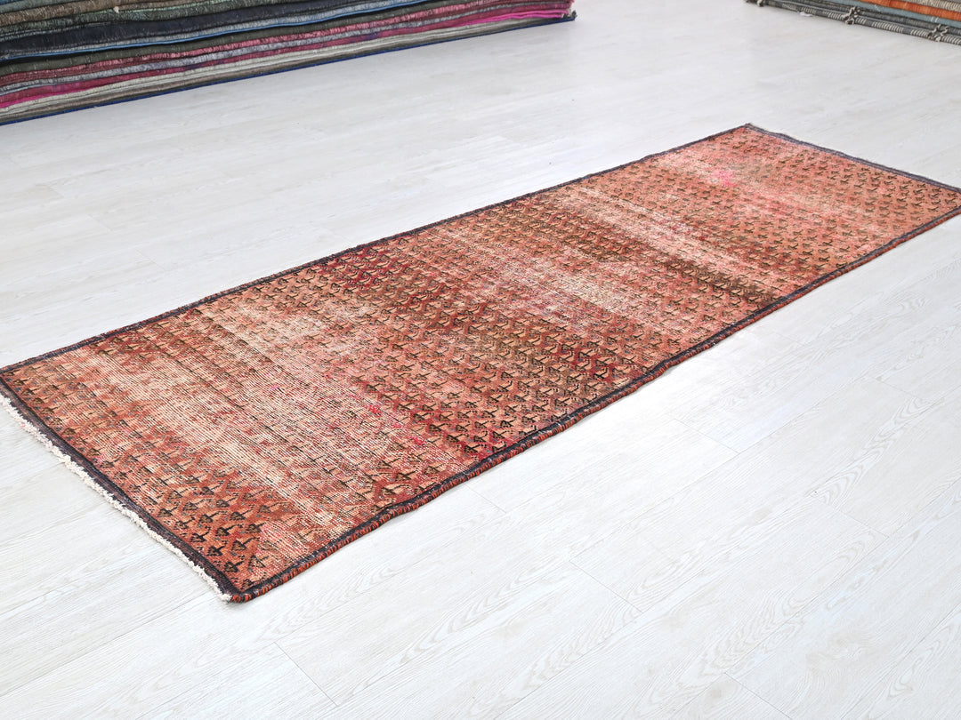 2' 12" x 8' 8"
