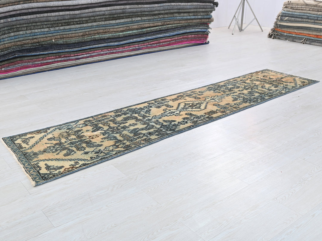 2' 0" x 9' 2"