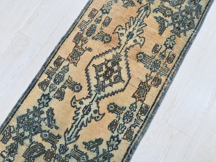 2' 0" x 9' 2"