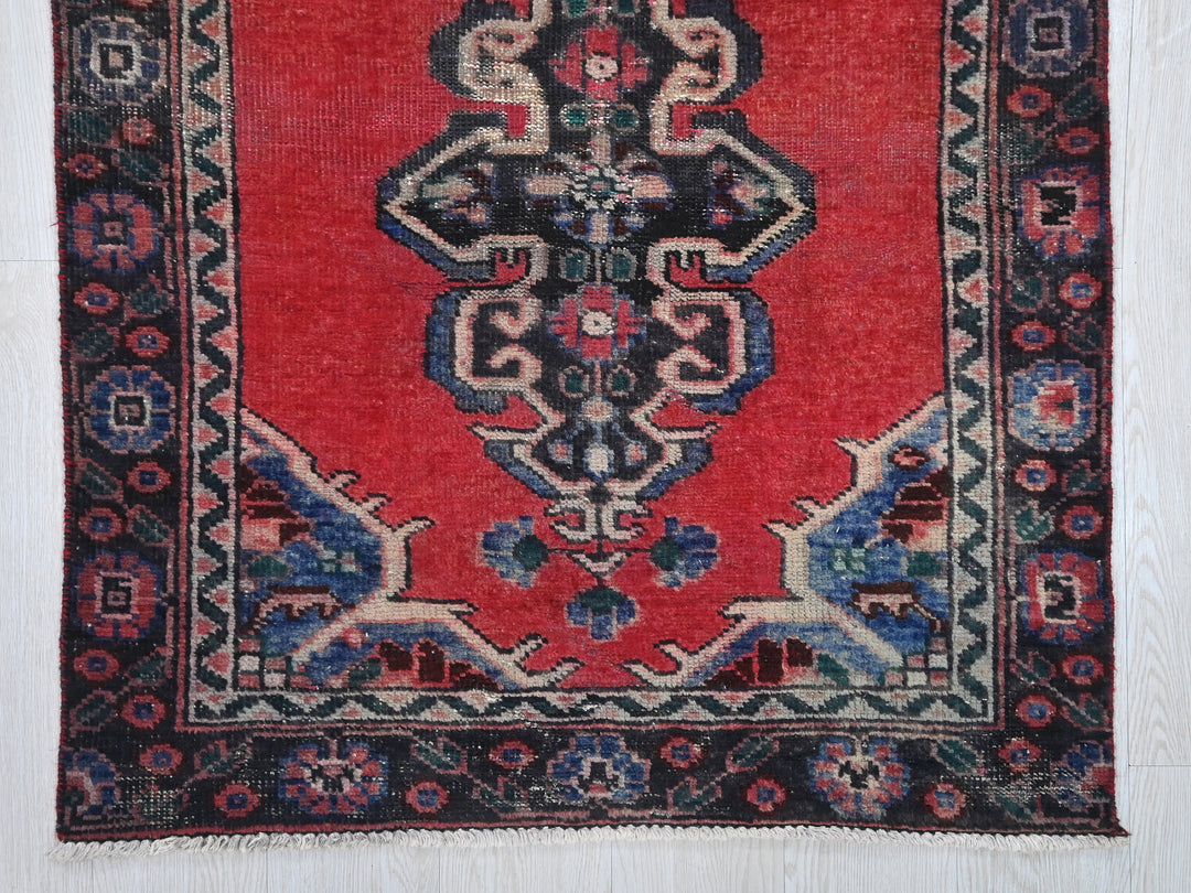 2' 11" x 9' 1"