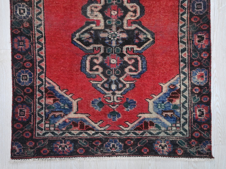 2' 11" x 9' 1"