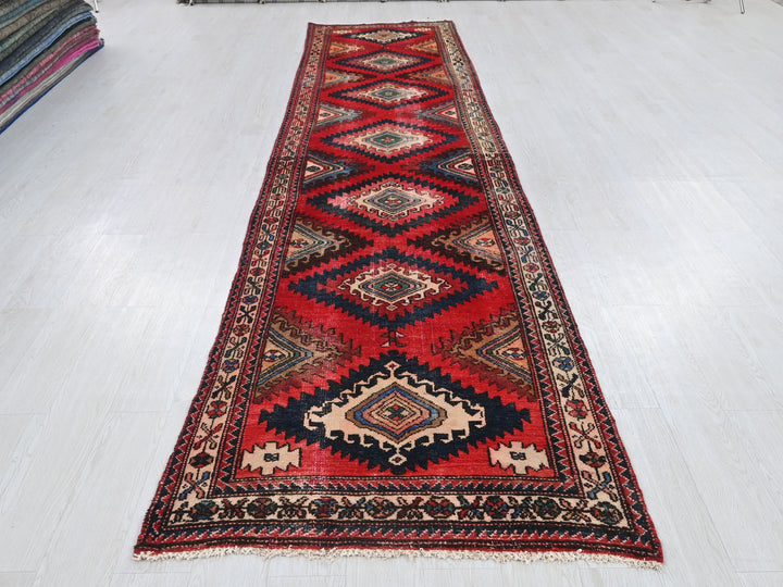 3' 3" x 14' 0"