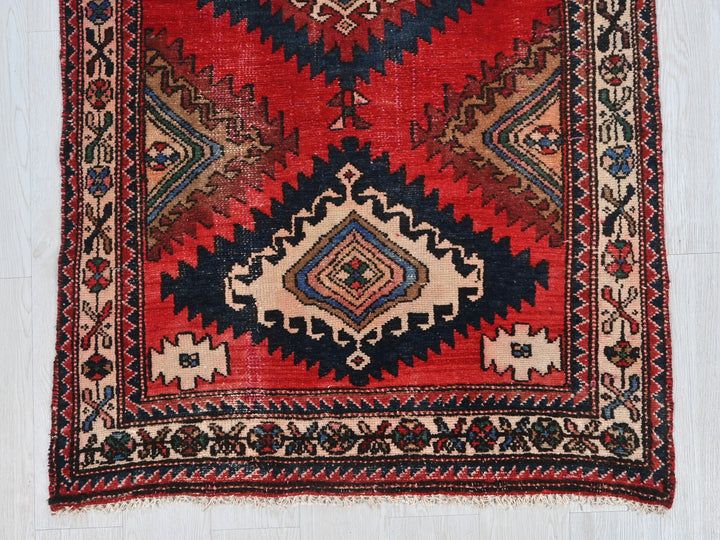 3' 3" x 14' 0"