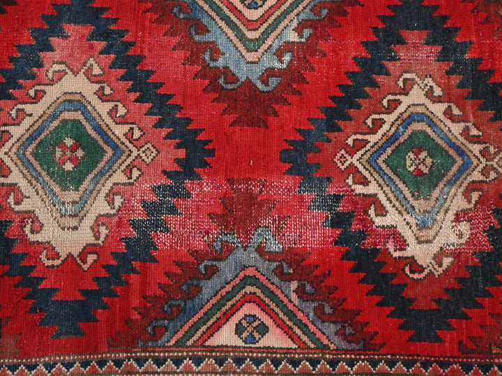 3' 3" x 14' 0"