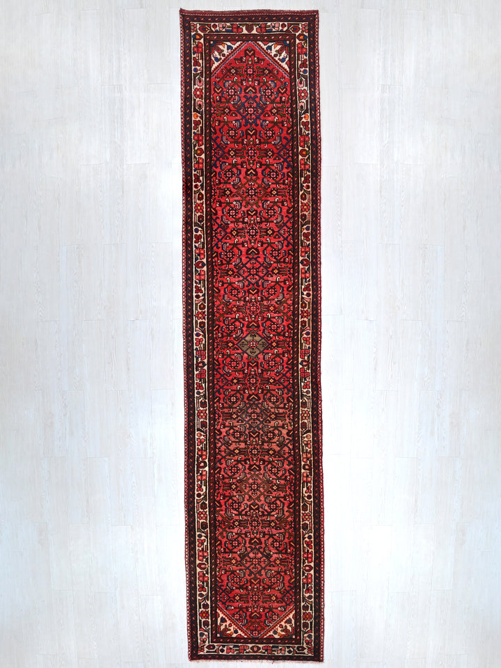 2' 8" x 13' 4"