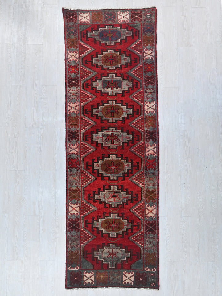 2' 12" x 9' 8"