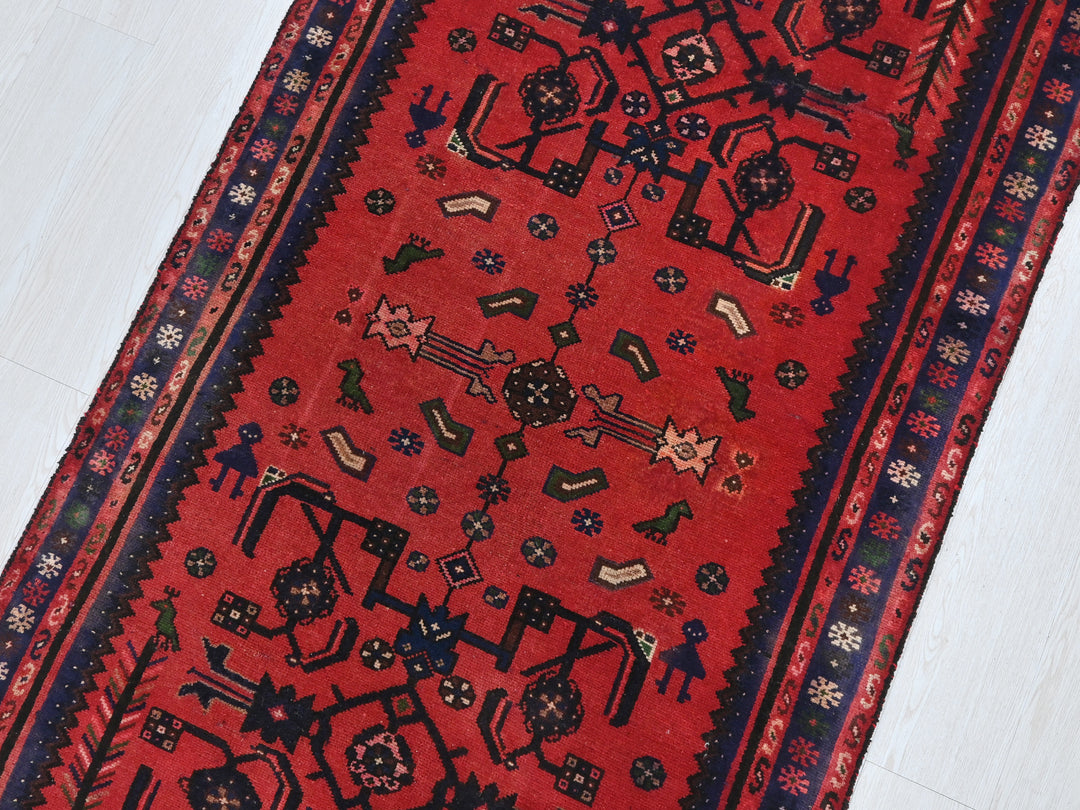 3' 3" x 9' 10"