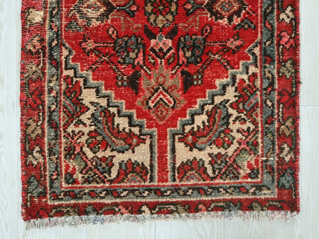 2' 0" x 8' 4"