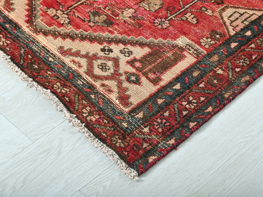 2' 12" x 8' 4"