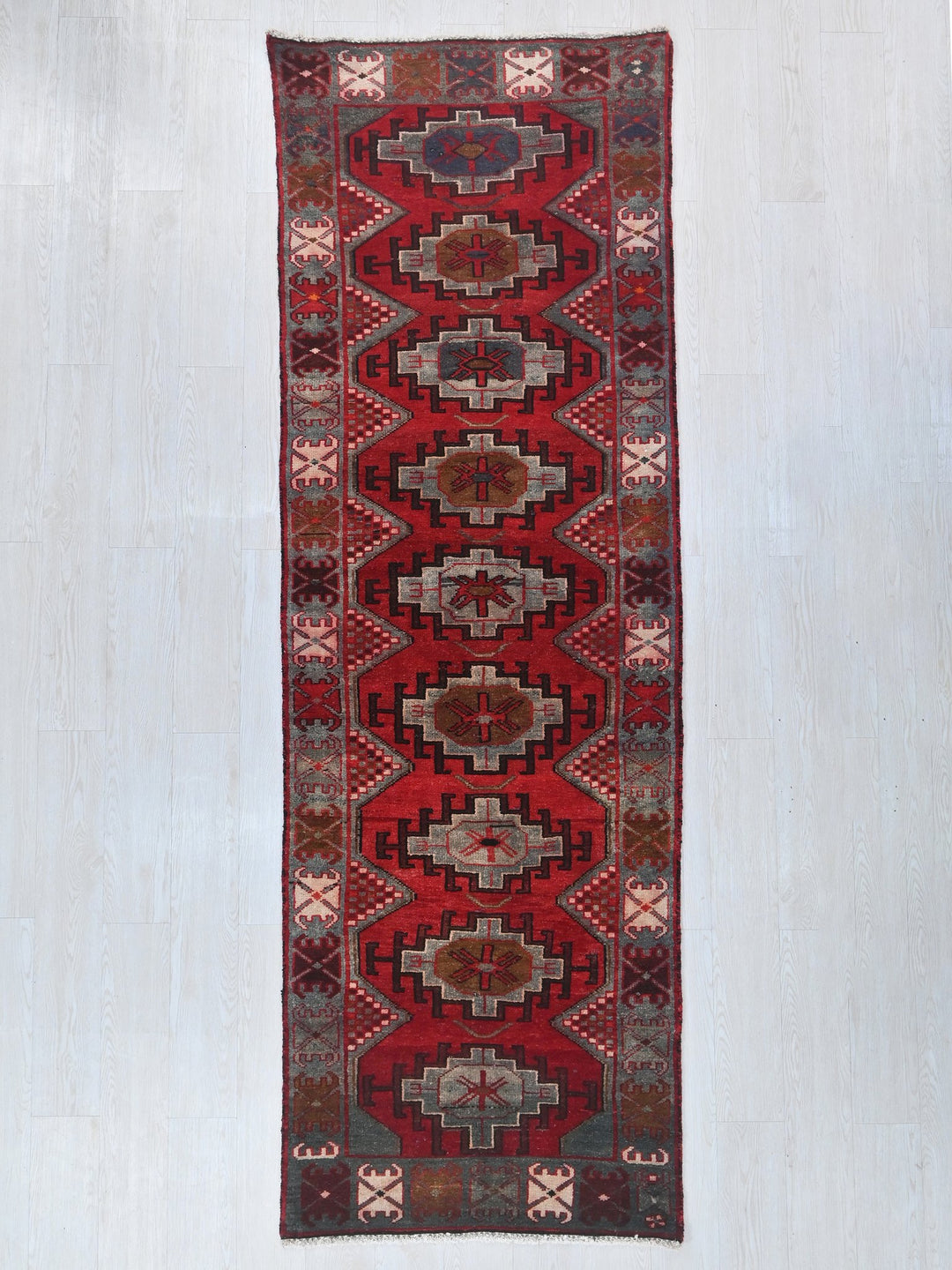 2' 12" x 9' 8"