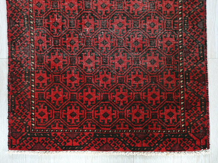 2' 1" x 4' 0"