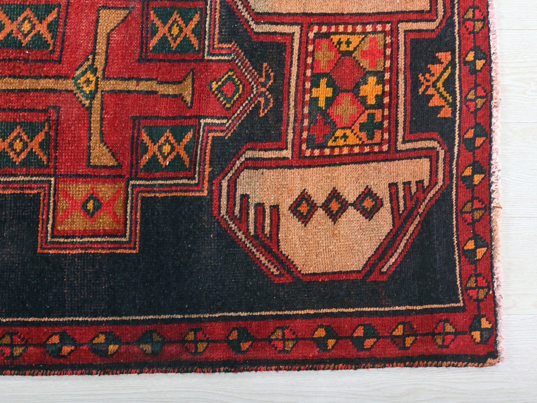 2' 11" x 9' 6"