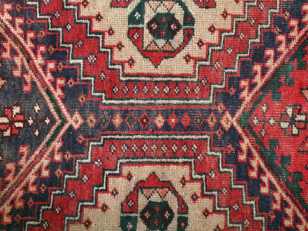 2' 11" x 9' 7"