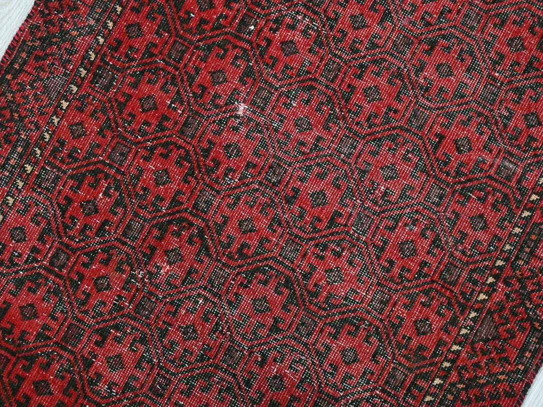 2' 1" x 4' 0"