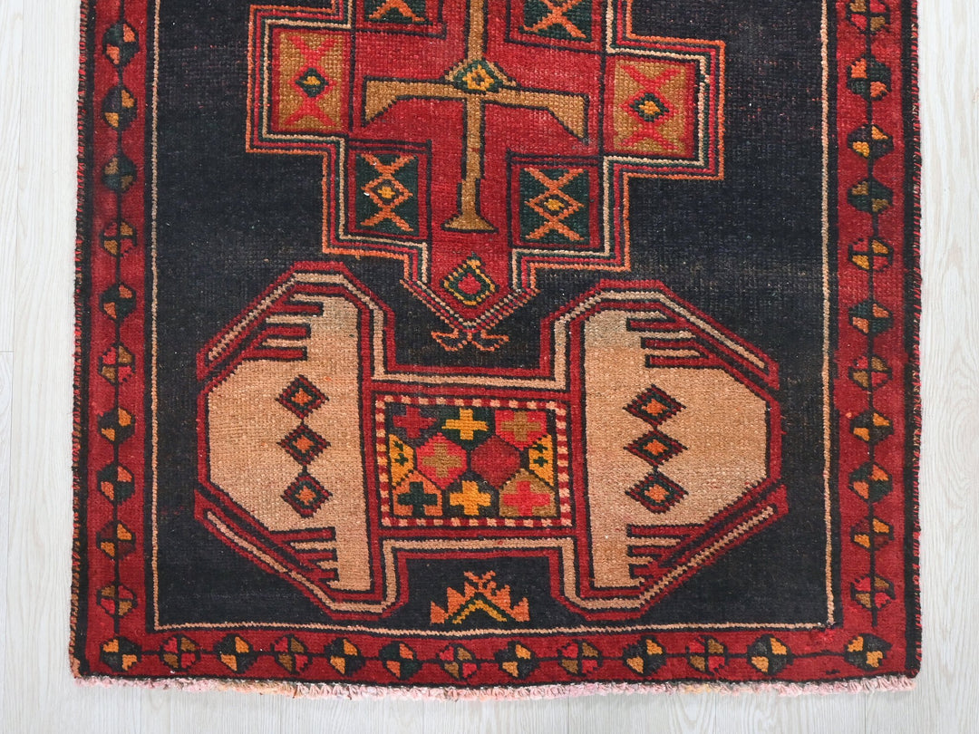2' 11" x 9' 6"