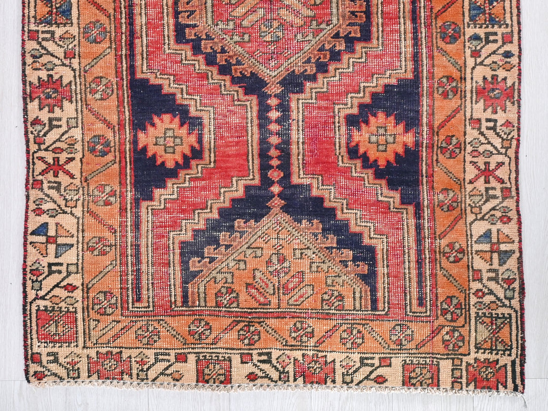 2' 12" x 10' 4"