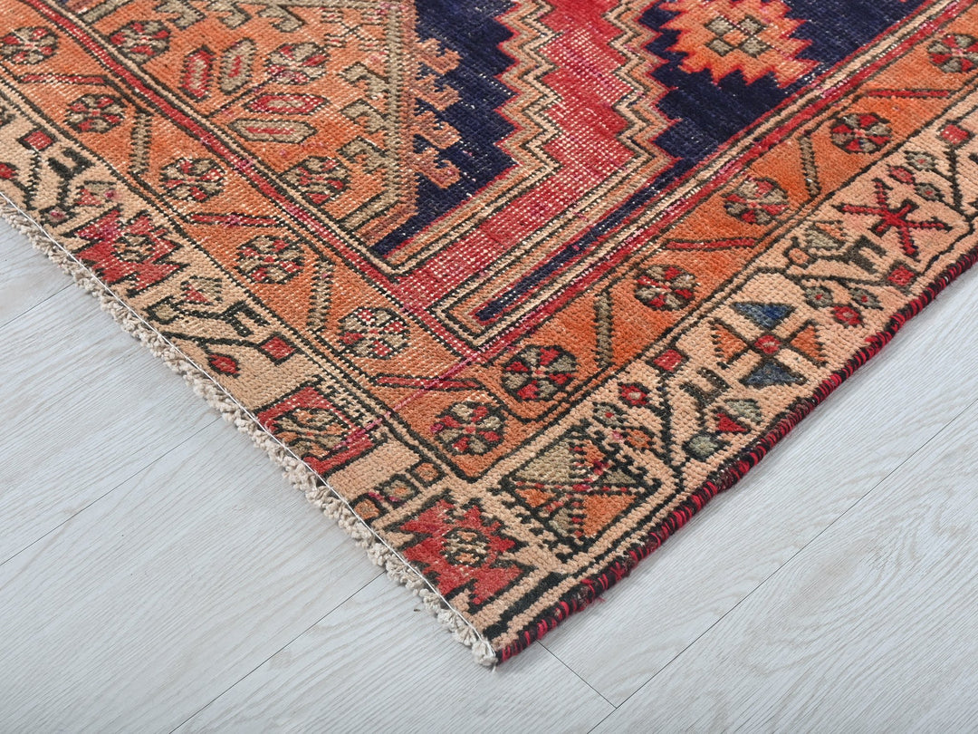 2' 12" x 10' 4"