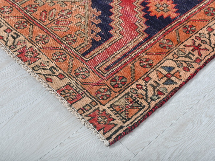 2' 12" x 10' 4"